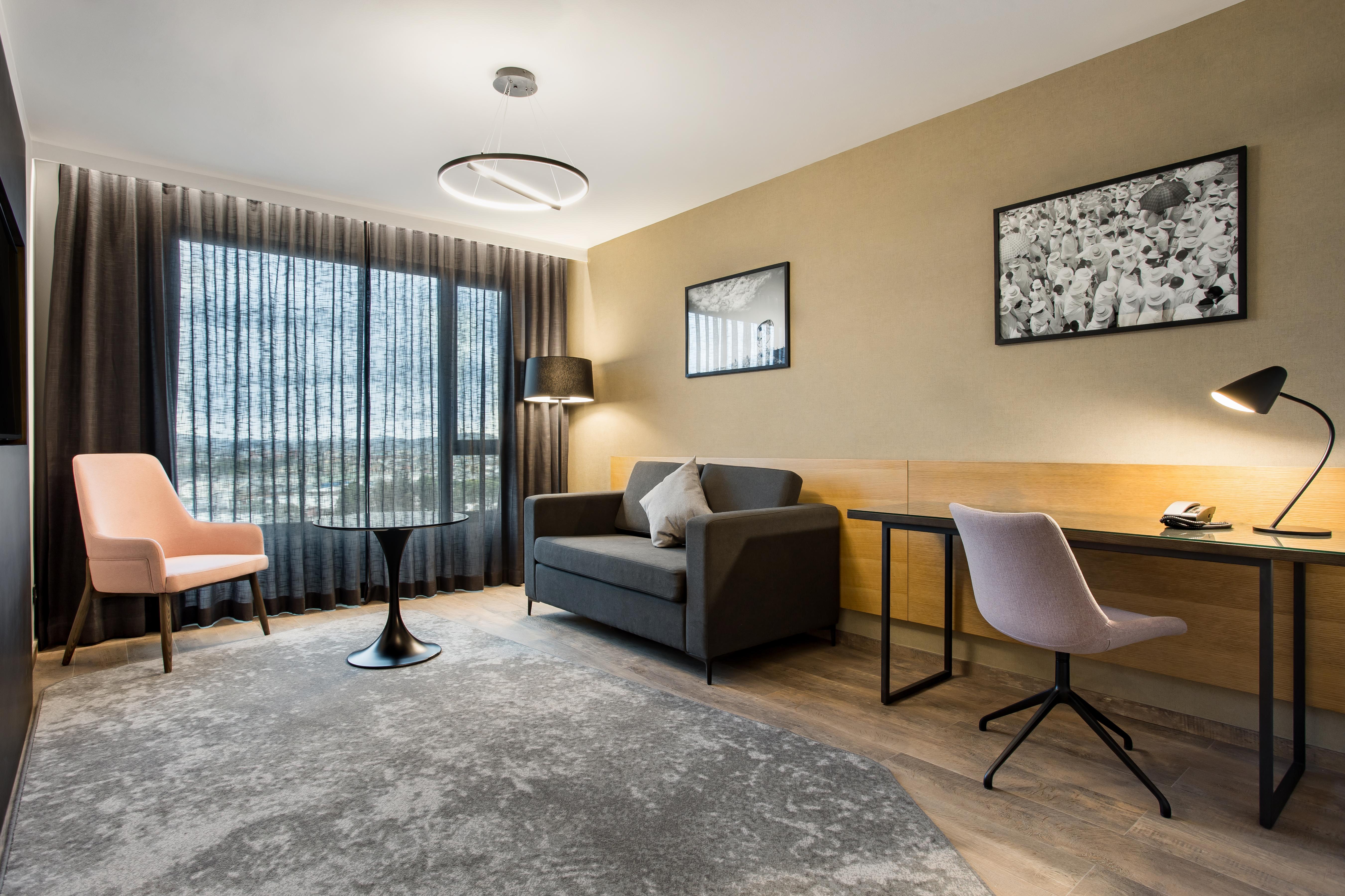 Radisson Serviced Apartments Antananarivo City Centre Exterior photo