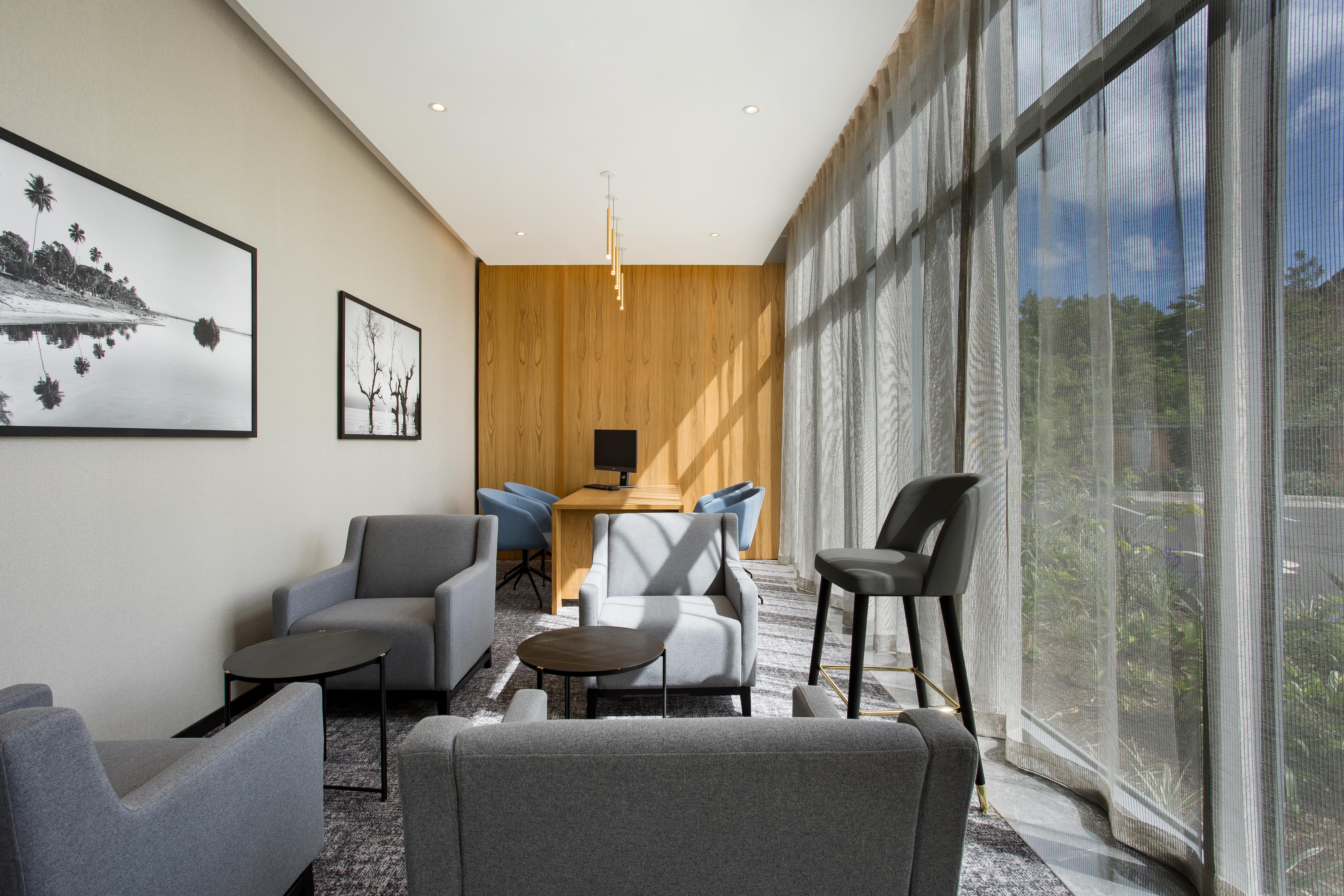 Radisson Serviced Apartments Antananarivo City Centre Exterior photo